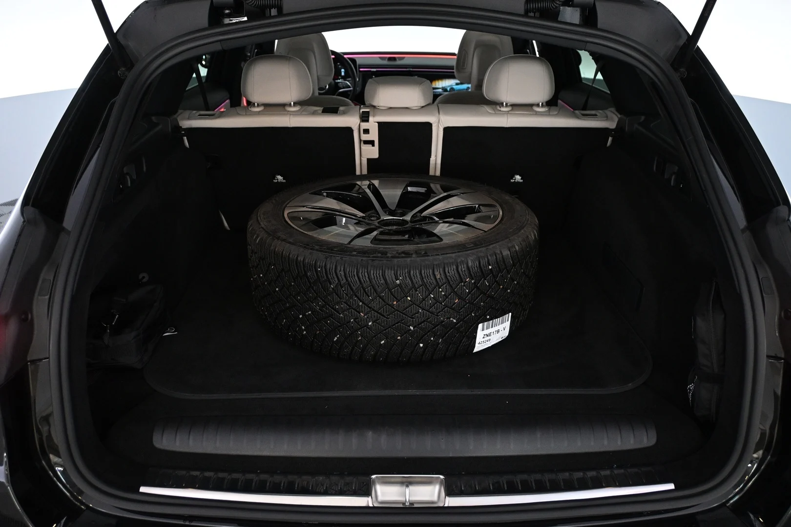 Car Image - 2ImFPf8tgl2CANfiQ9mrq3