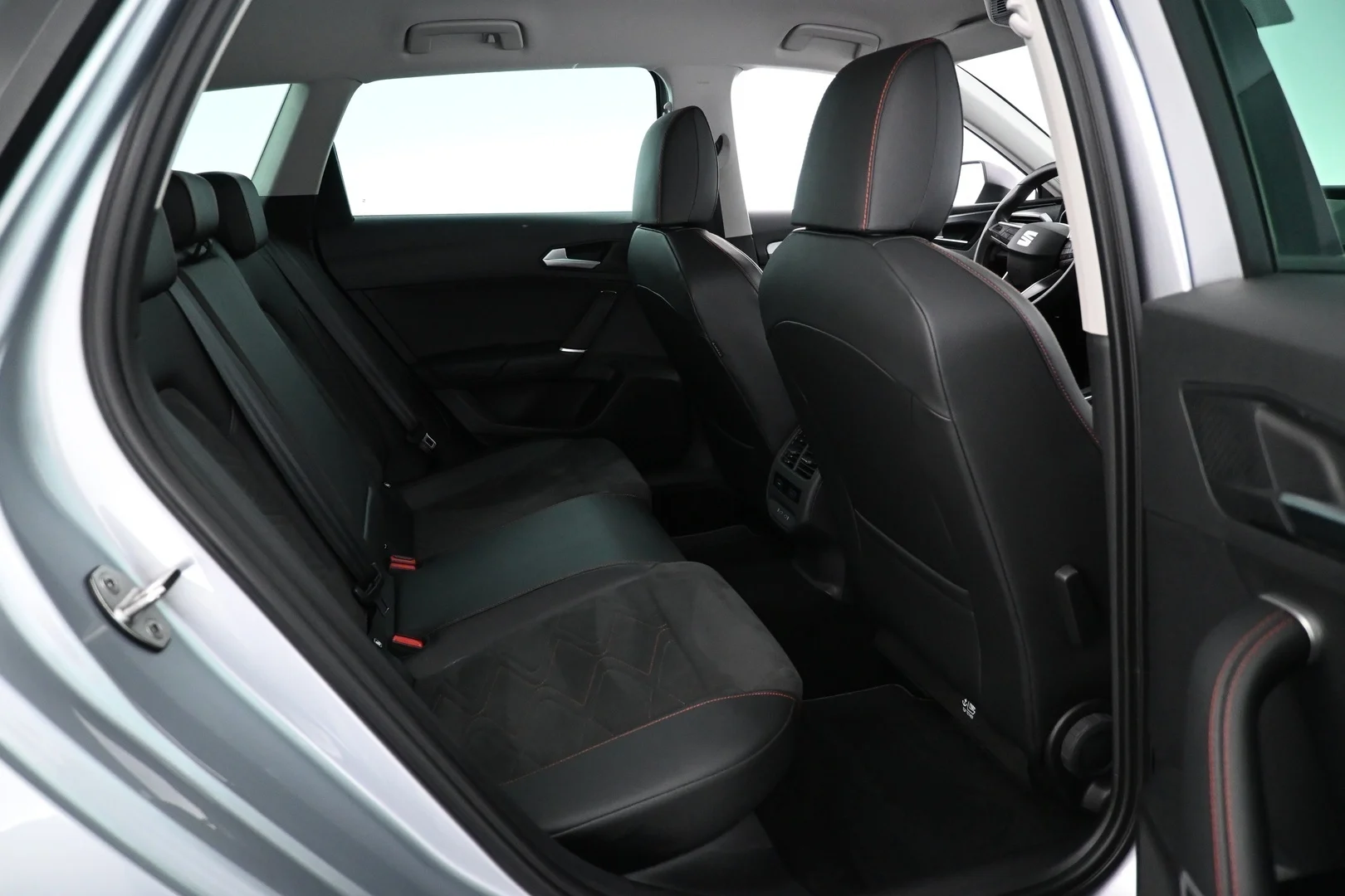 Car Image - 2Z5k1FVAMuK2oPpyyW2OJr