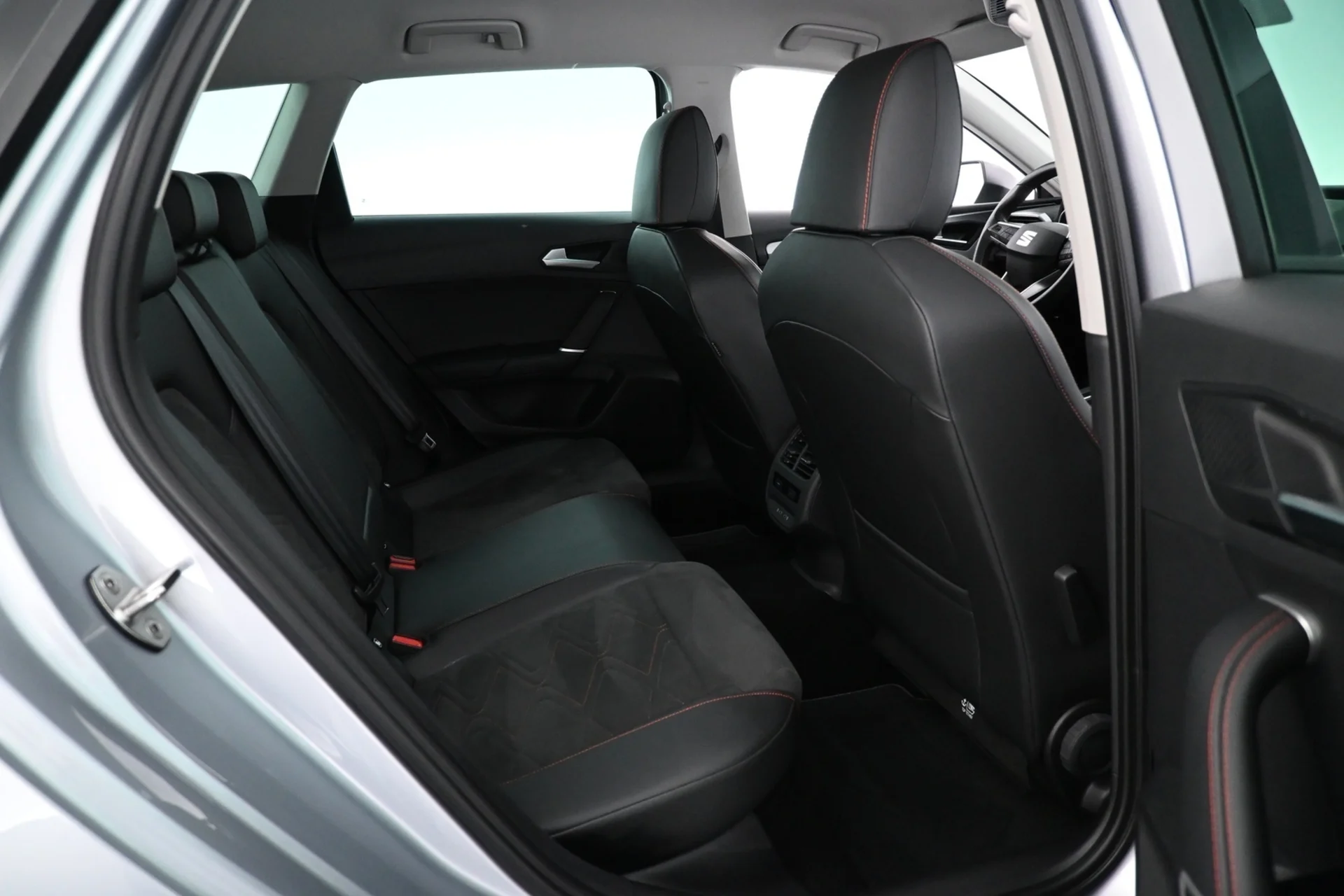 Car Image - 2Z5k1FVAMuK2oPpyyW2OJr