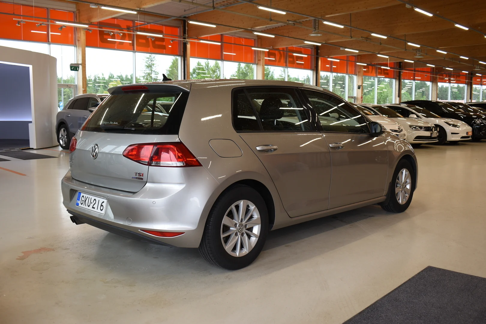 Car Image - 8ii8hJlOgTX27cHyjbS9l