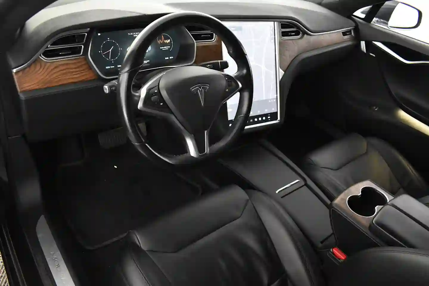 Car Image - 3YQEq5qONcXinWyDLMH2DL