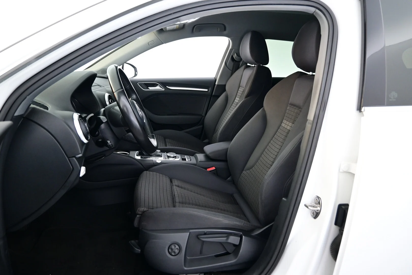 Car Image - 3mTMm6j93tW1FDq1J9Nhk7