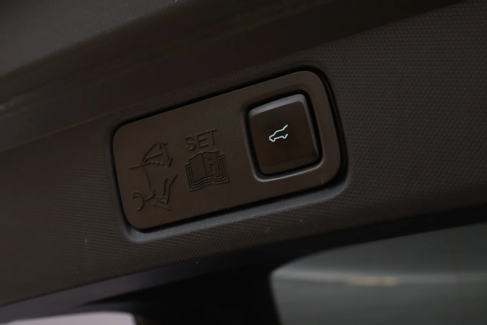 Car Image - 1gWGbEtB7a4UhqADKxf2Tz