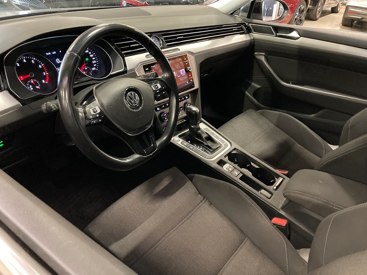 Car Image - 1hdjWm7kTYyUF1vHmXqQly