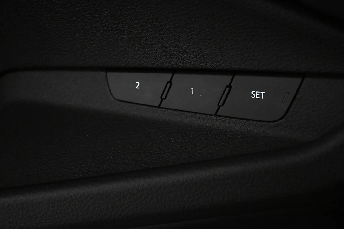 Car Image - 24sD6Bo5vEAe1jEE0vrRfv