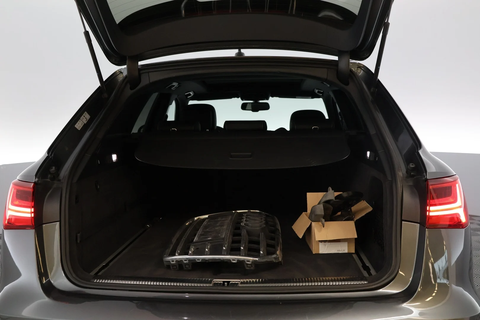 Car Image - 4g5RvvS0yArUidwMJcTJP6