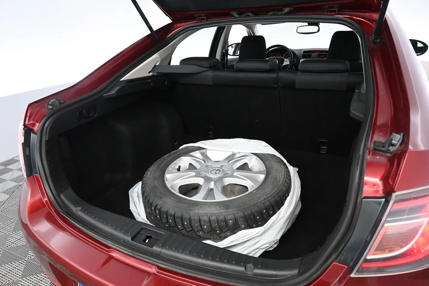 Car Image - 2fDMDo0DqeUfq2lViGBzrX