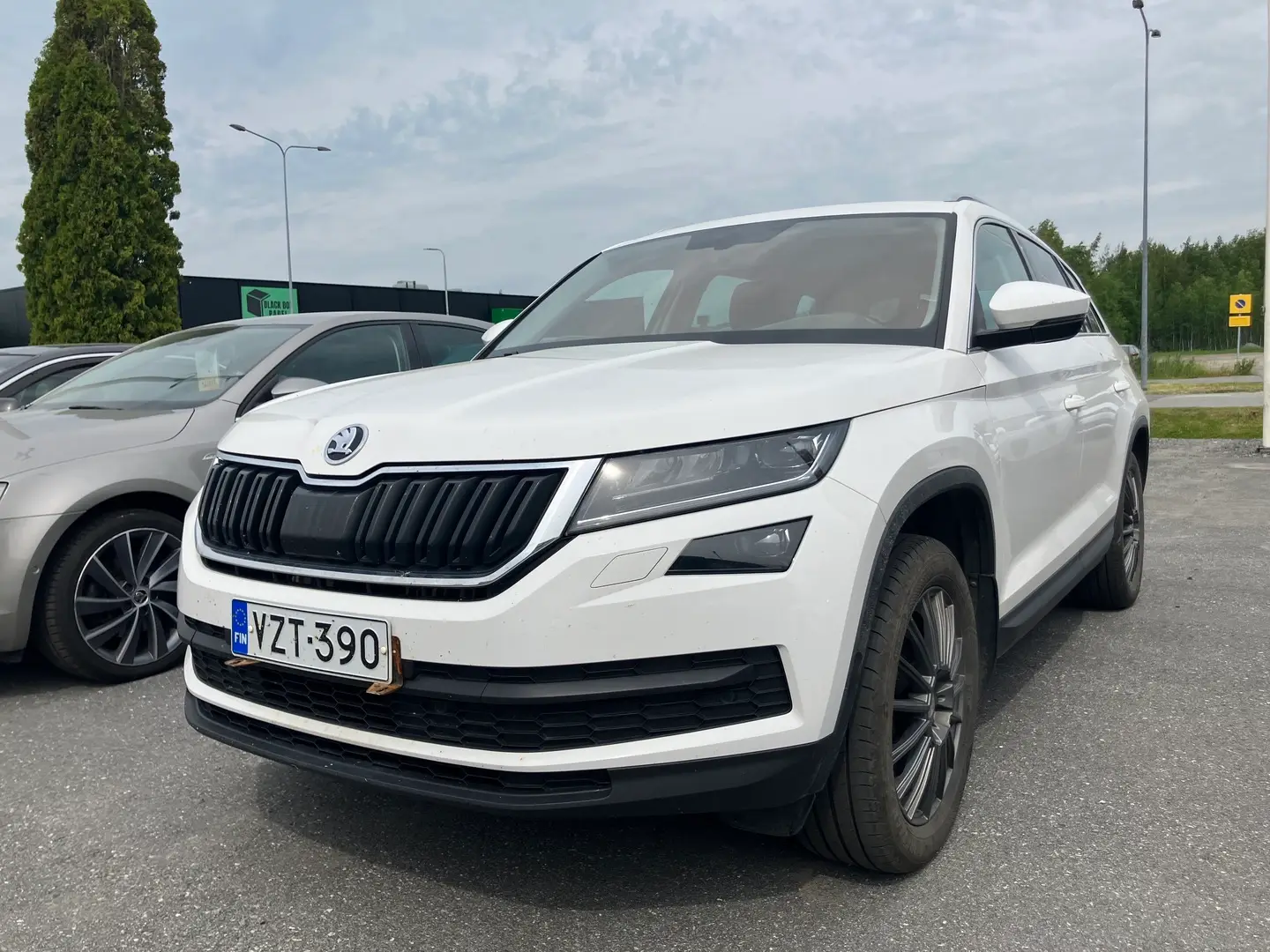 Car Image - qweILXzGtMCY40lCpYY54