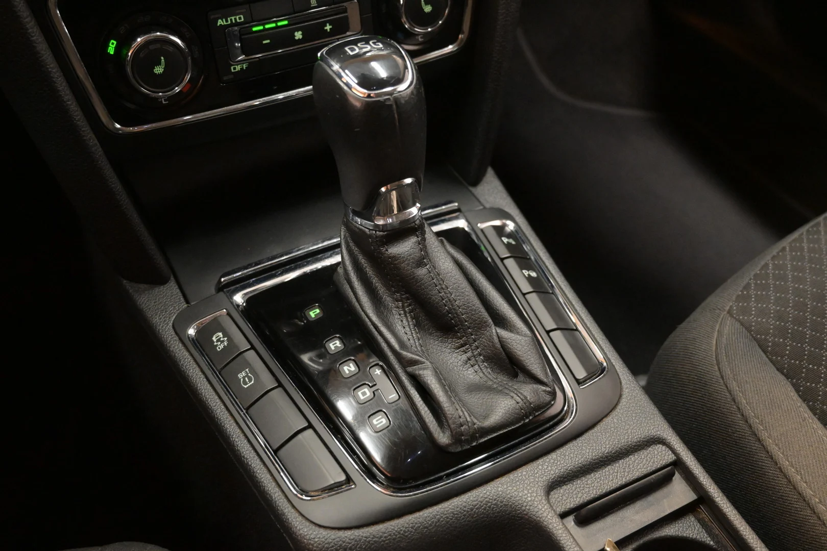 Car Image - 68oIiNnWaR4UYb1WUMnPM8