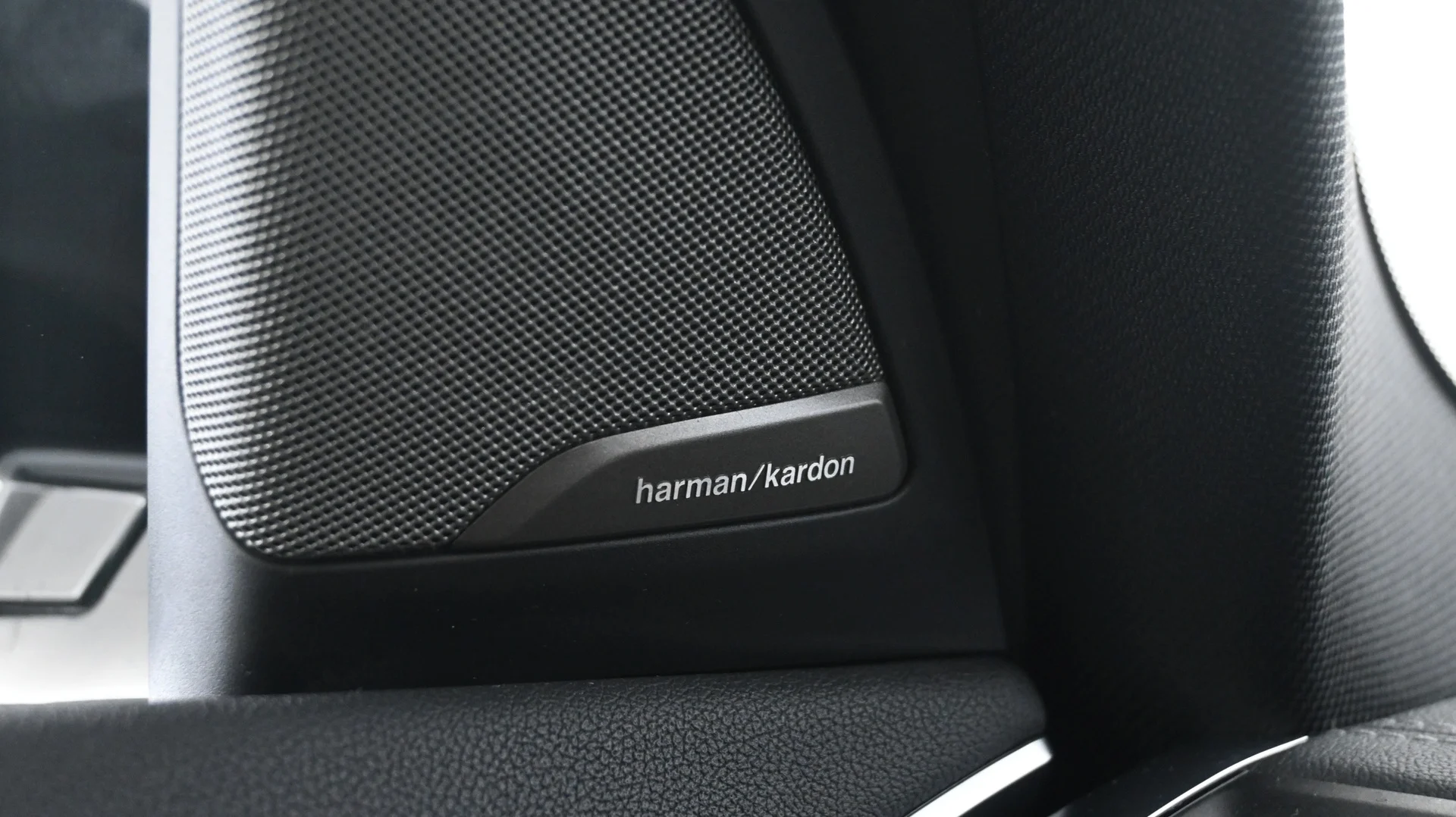 Car Image - vUt893W8mQhd45yzTBt0C