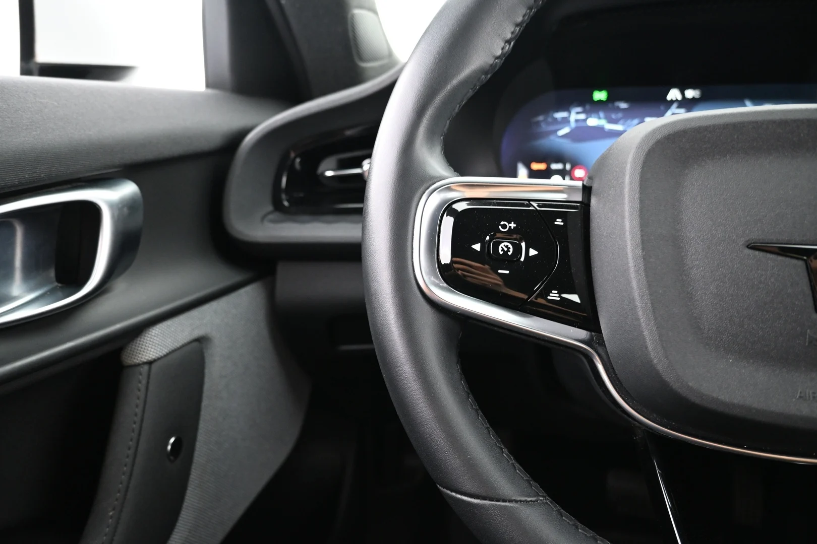 Car Image - tjFOjBh8lJchsJnwqGls4