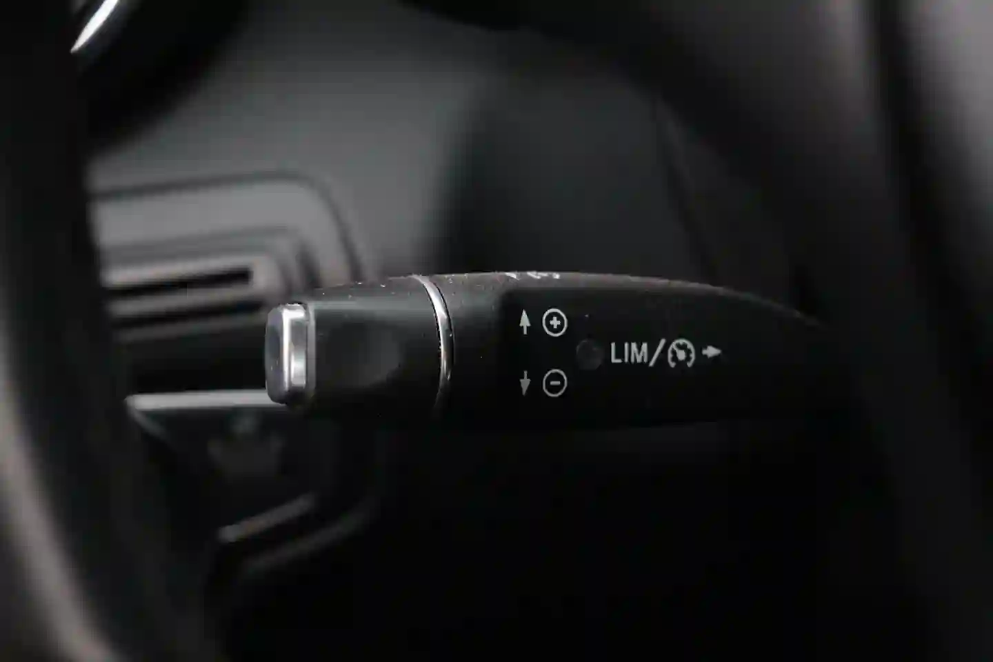 Car Image - OvwsuDmTUT99tNMYn9Ogp