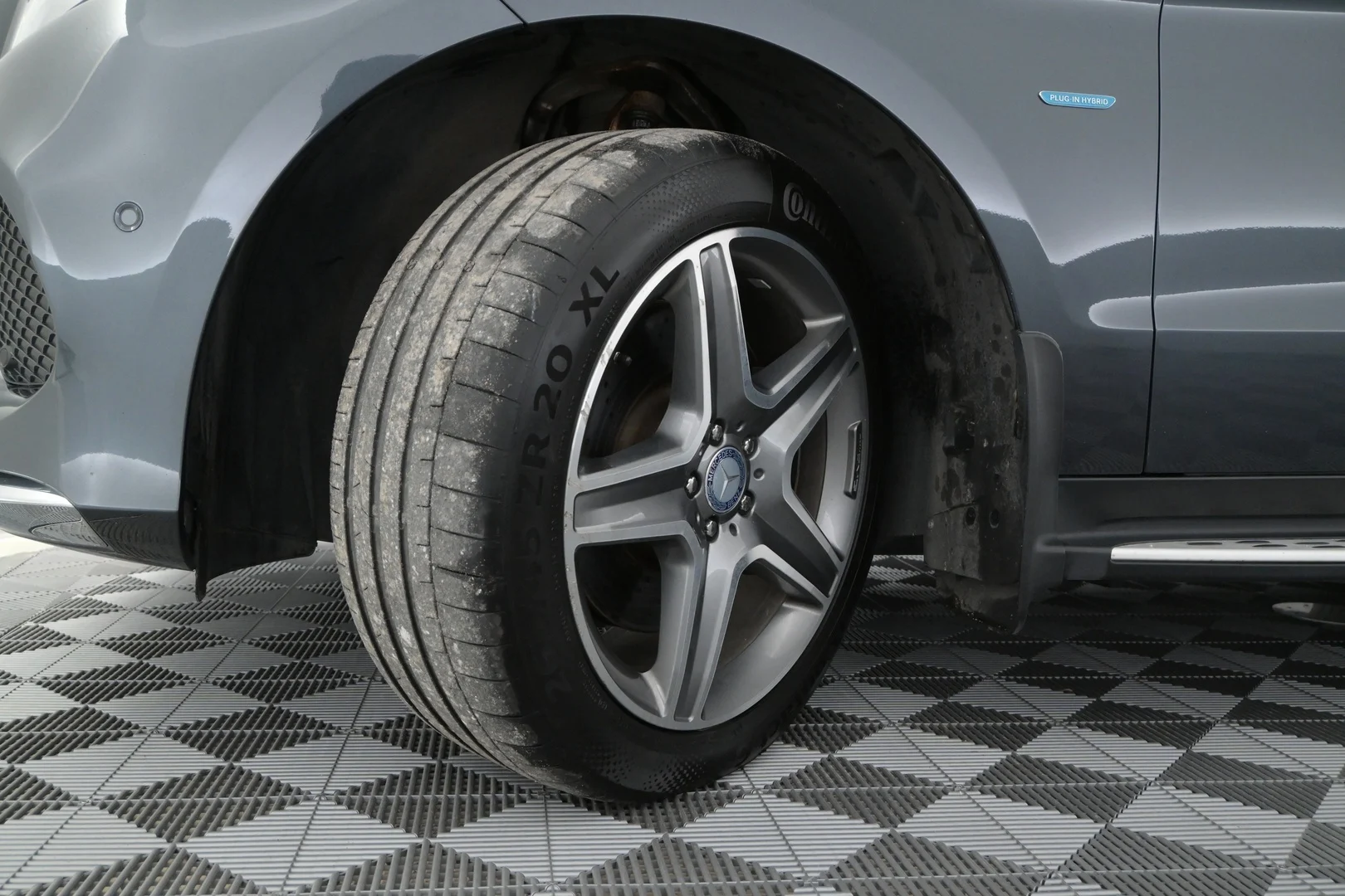 Car Image - 2QhEJfl5J3HzsHCX3ubMQO