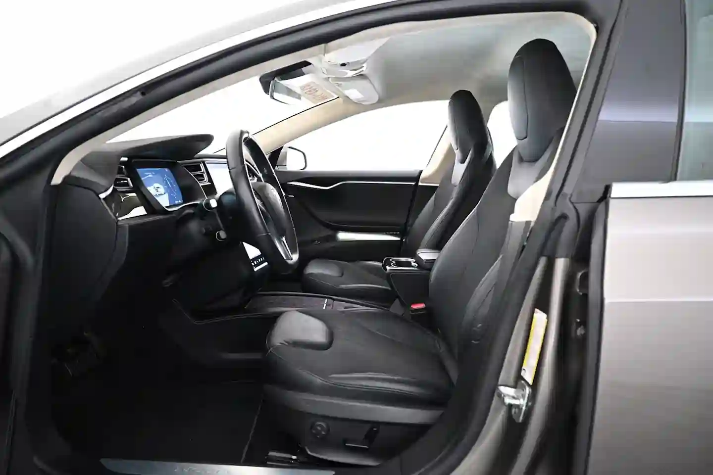 Car Image - 7KlrH1ZIuLLxiwgLjFzlri