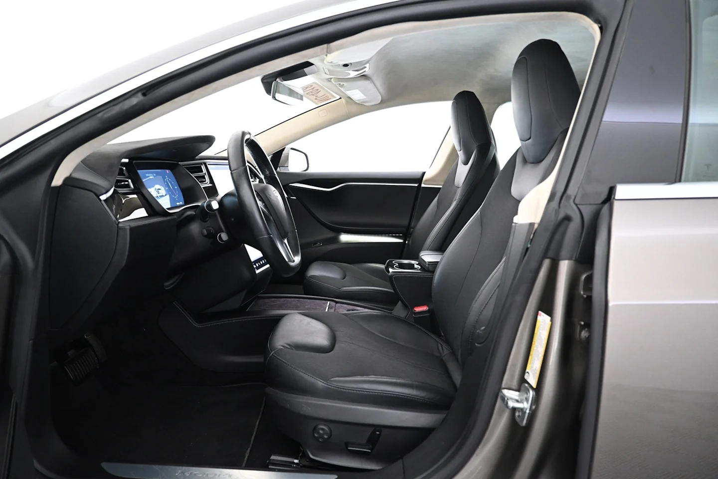 Car Image - 7KlrH1ZIuLLxiwgLjFzlri