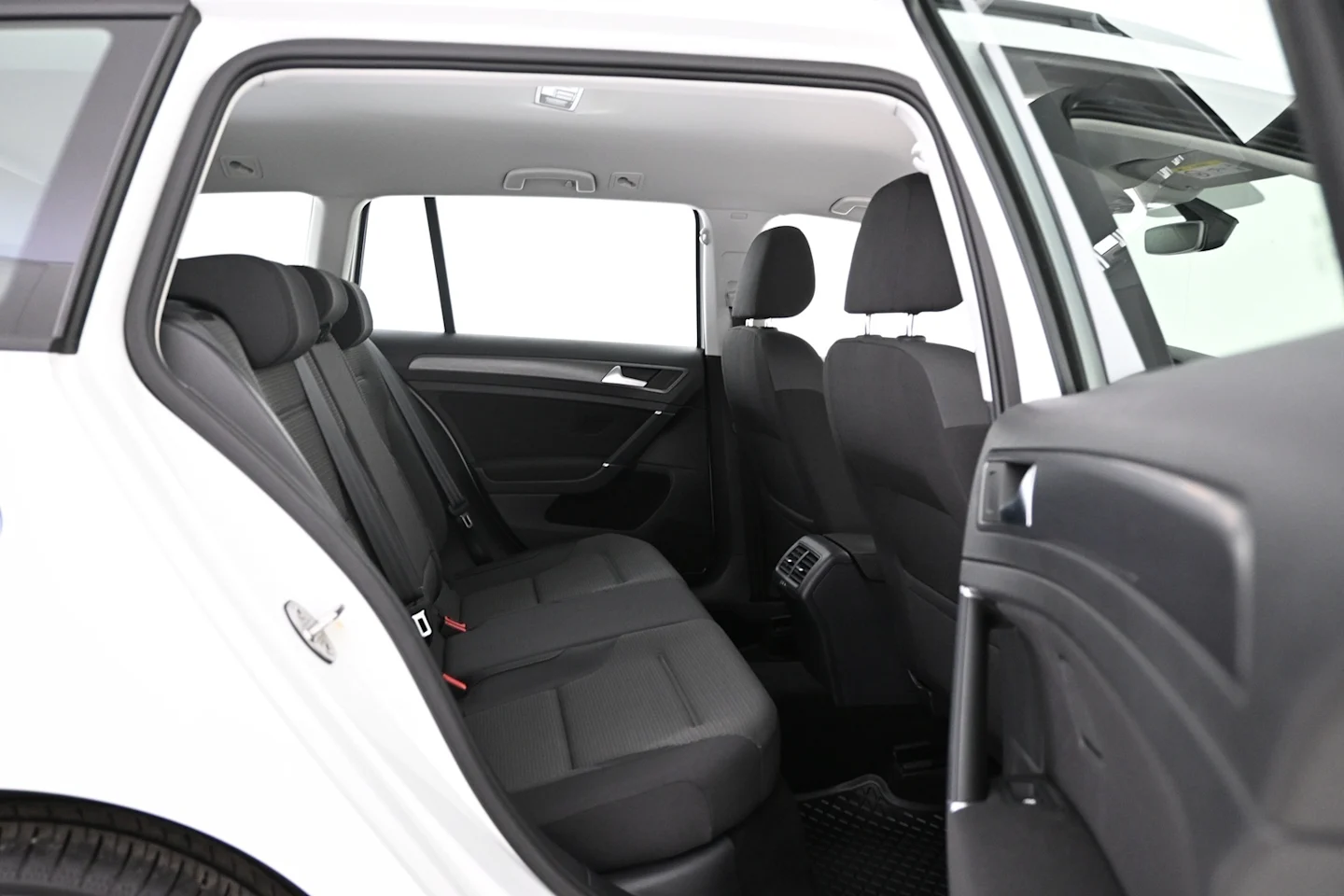 Car Image - 5iYh0U3Akij0GPeJuApsk3