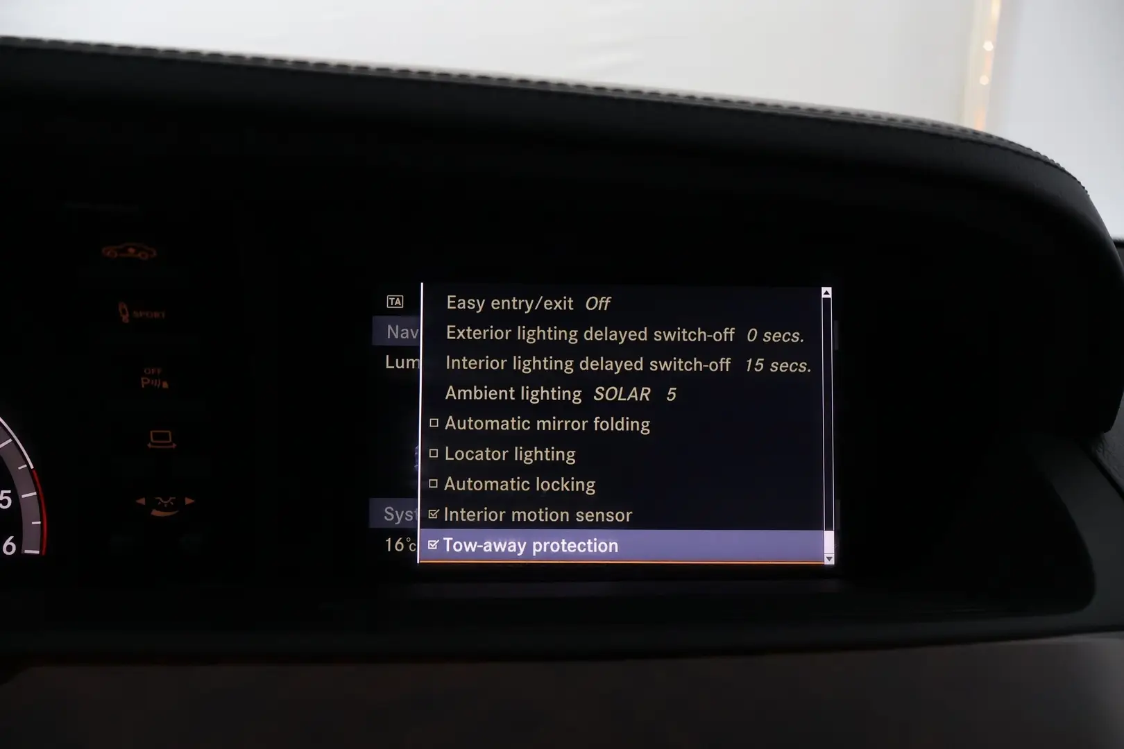 Car Image - dd6BBfFNNIZmIHv81WxM7