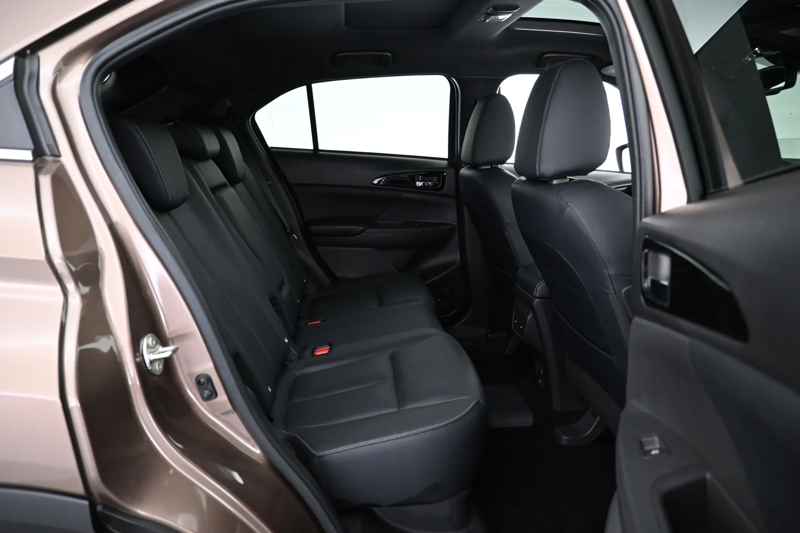 Car Image - Lv1YOgwjH1tFVjlzuKccZ