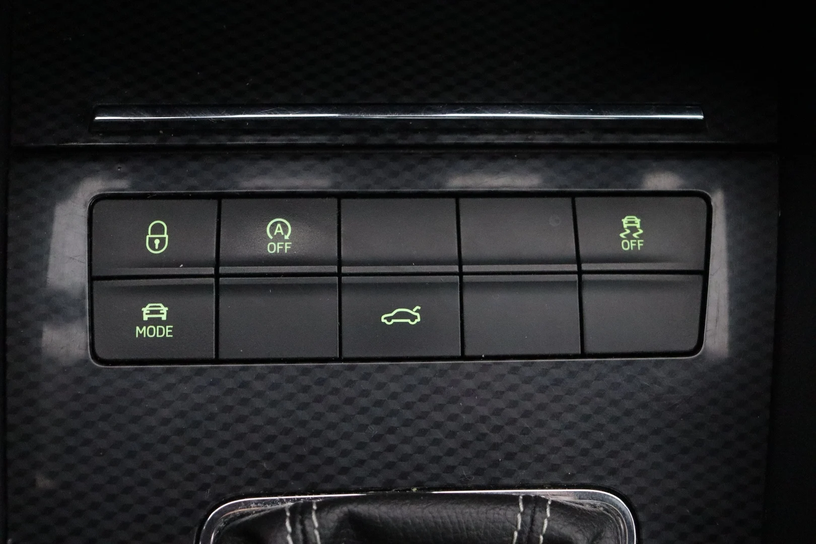 Car Image - 6OA9XdqLFa3XfooIkri4OM