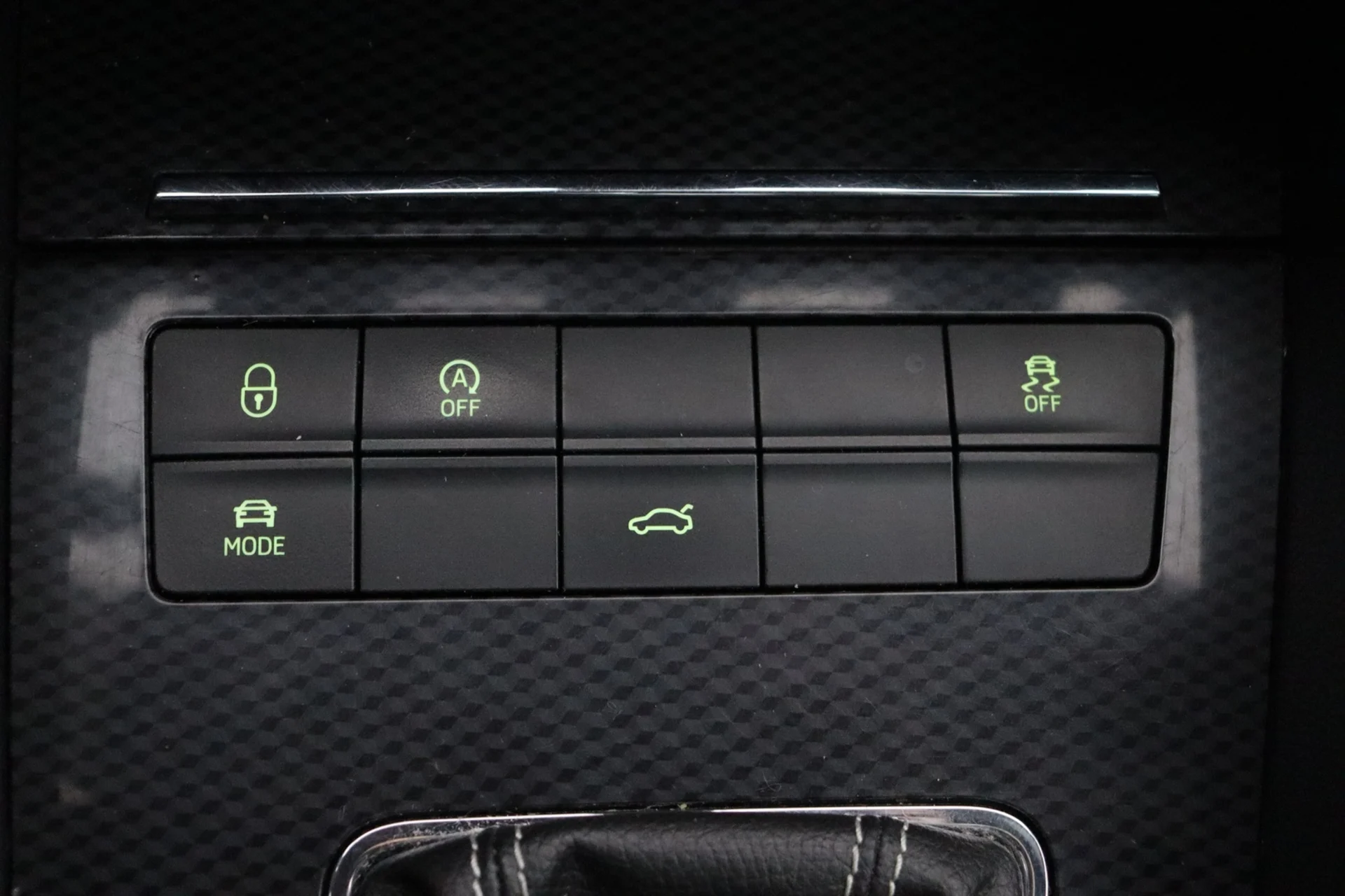Car Image - 6OA9XdqLFa3XfooIkri4OM