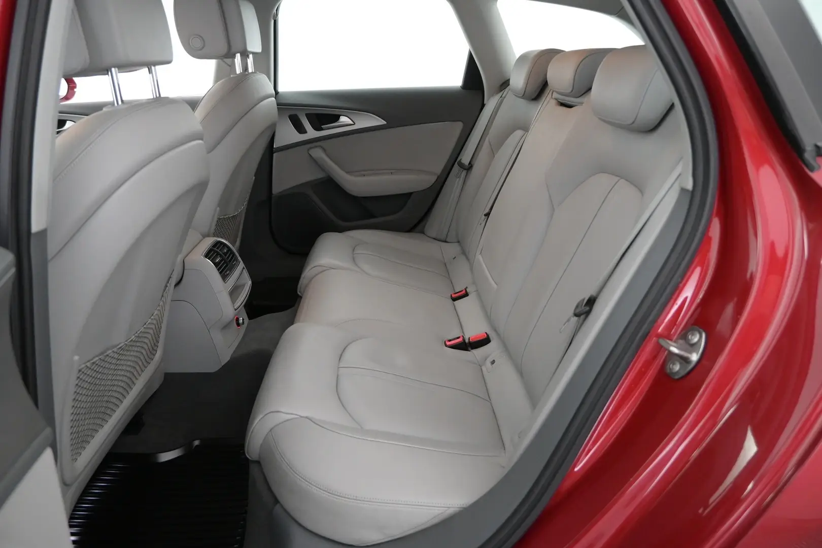 Car Image - 2U8dq7004scxgrffprvUAM
