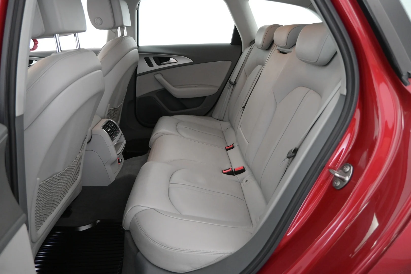 Car Image - 2U8dq7004scxgrffprvUAM