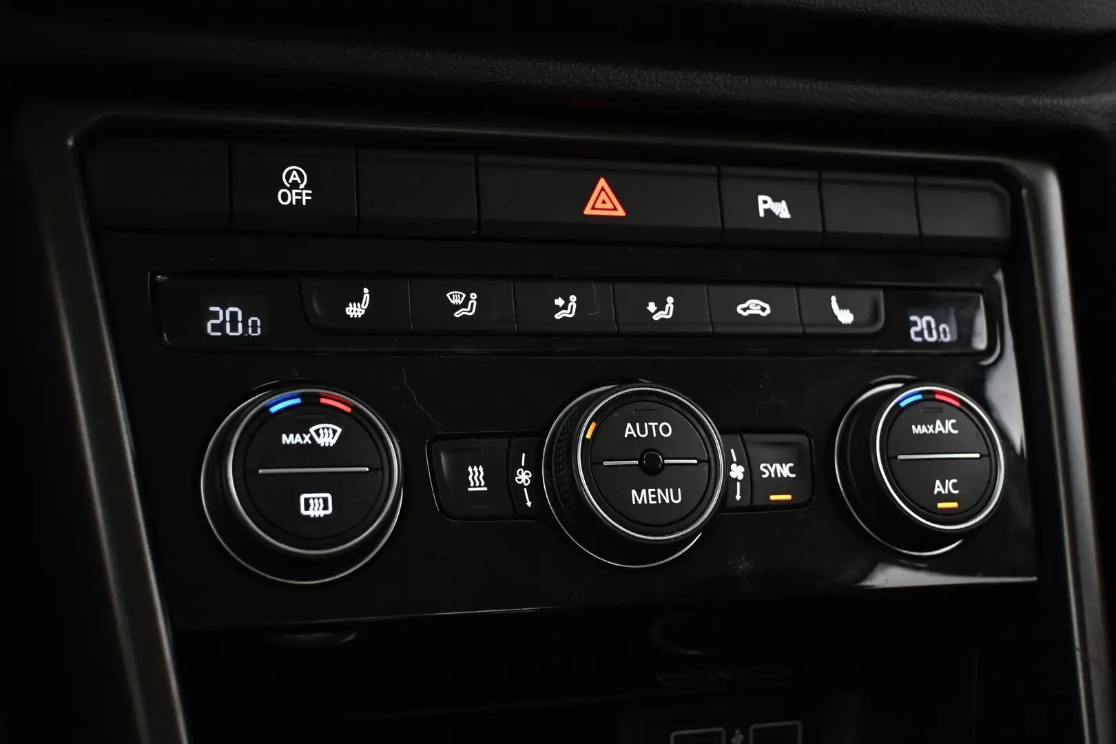 Car Image - fMEcM5FfXSy6pkKc511XW