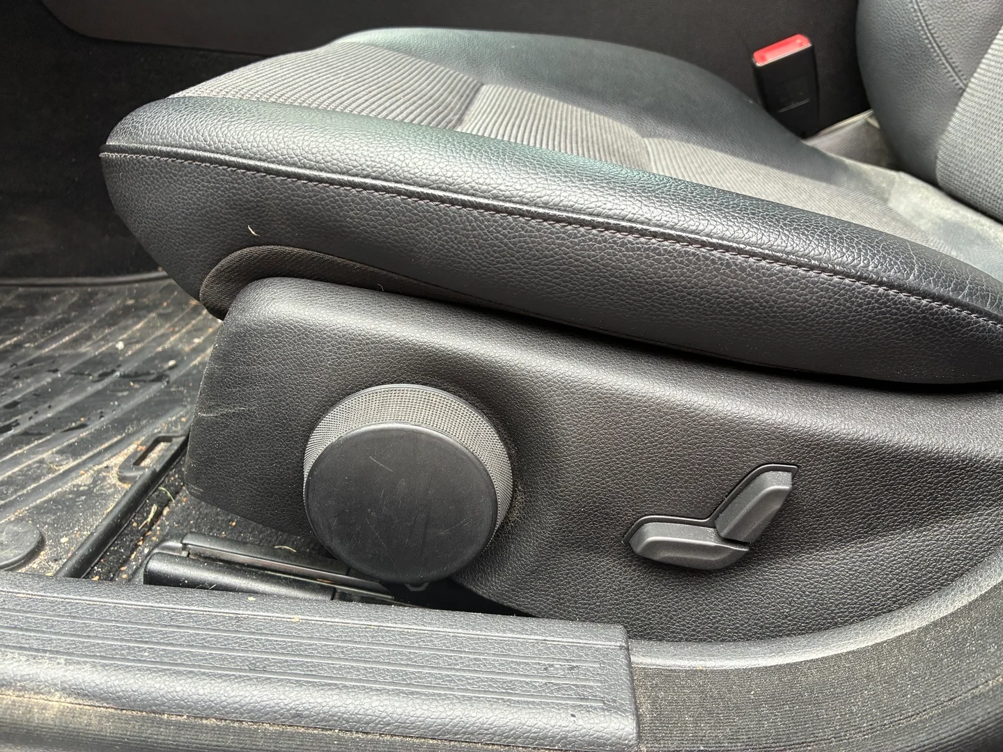 Car Image - 3PtrL8YMD5yzraI6gcfJ5a