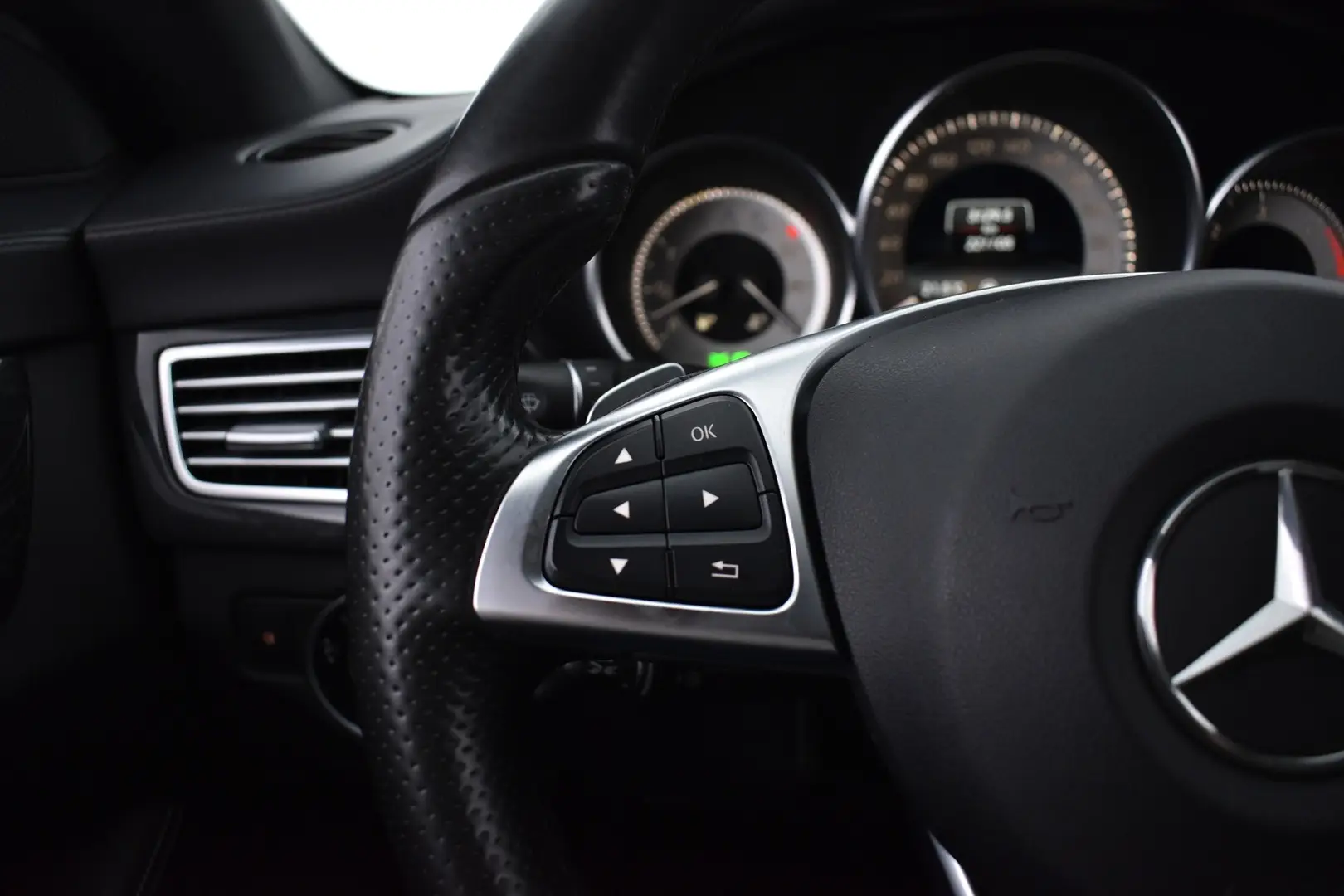 Car Image - mVR9odQt4c6ElLhBcWNBQ