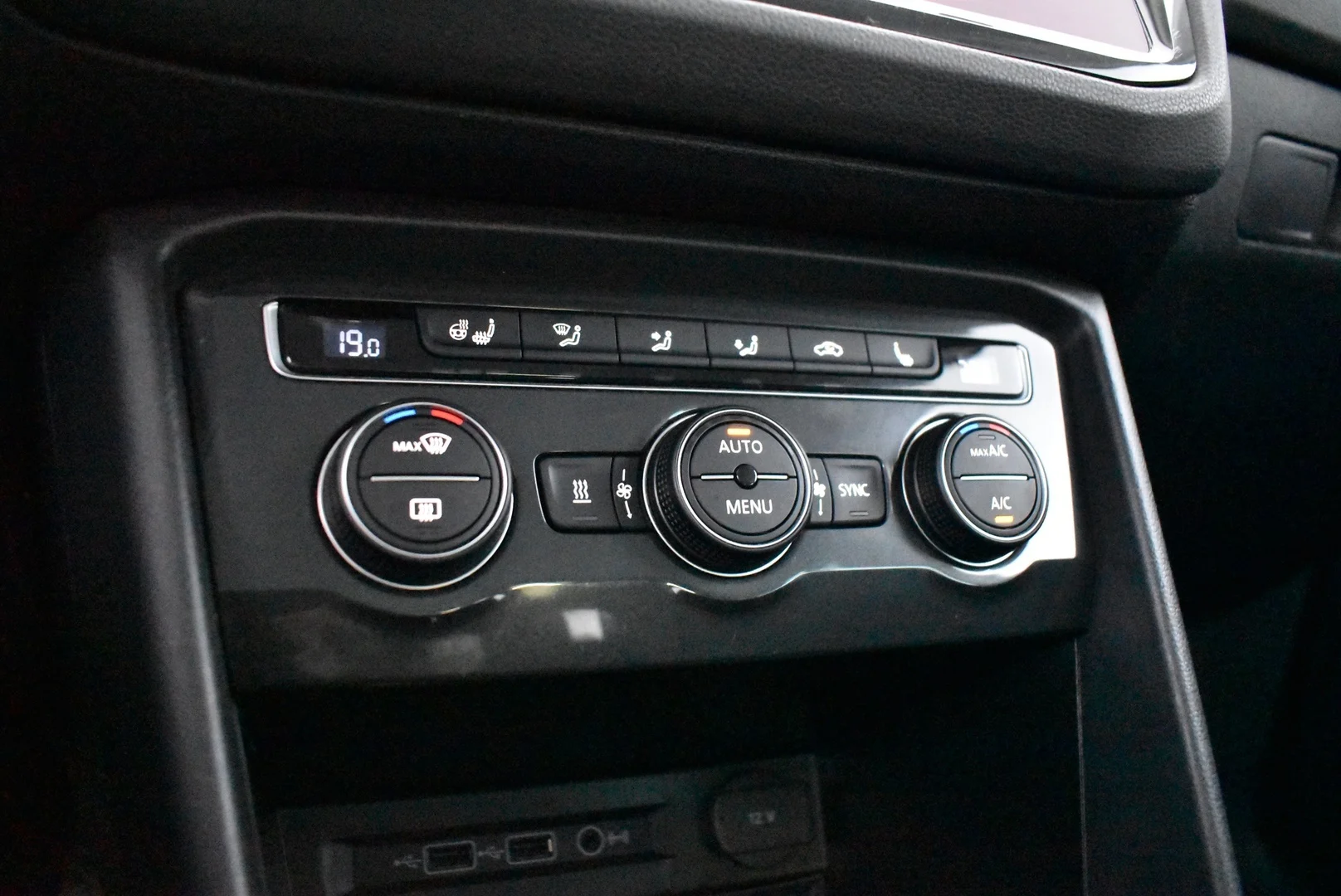 Car Image - 7MBUqWIdy4wViRUZf7mYTl