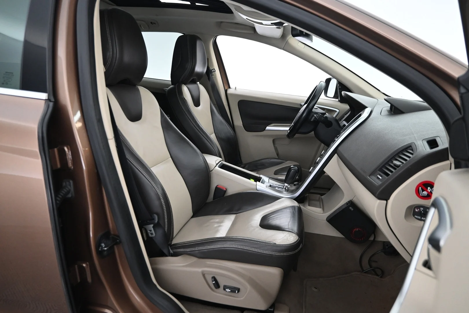 Car Image - uCUeUp8HjlQaRKyxf9Qwm