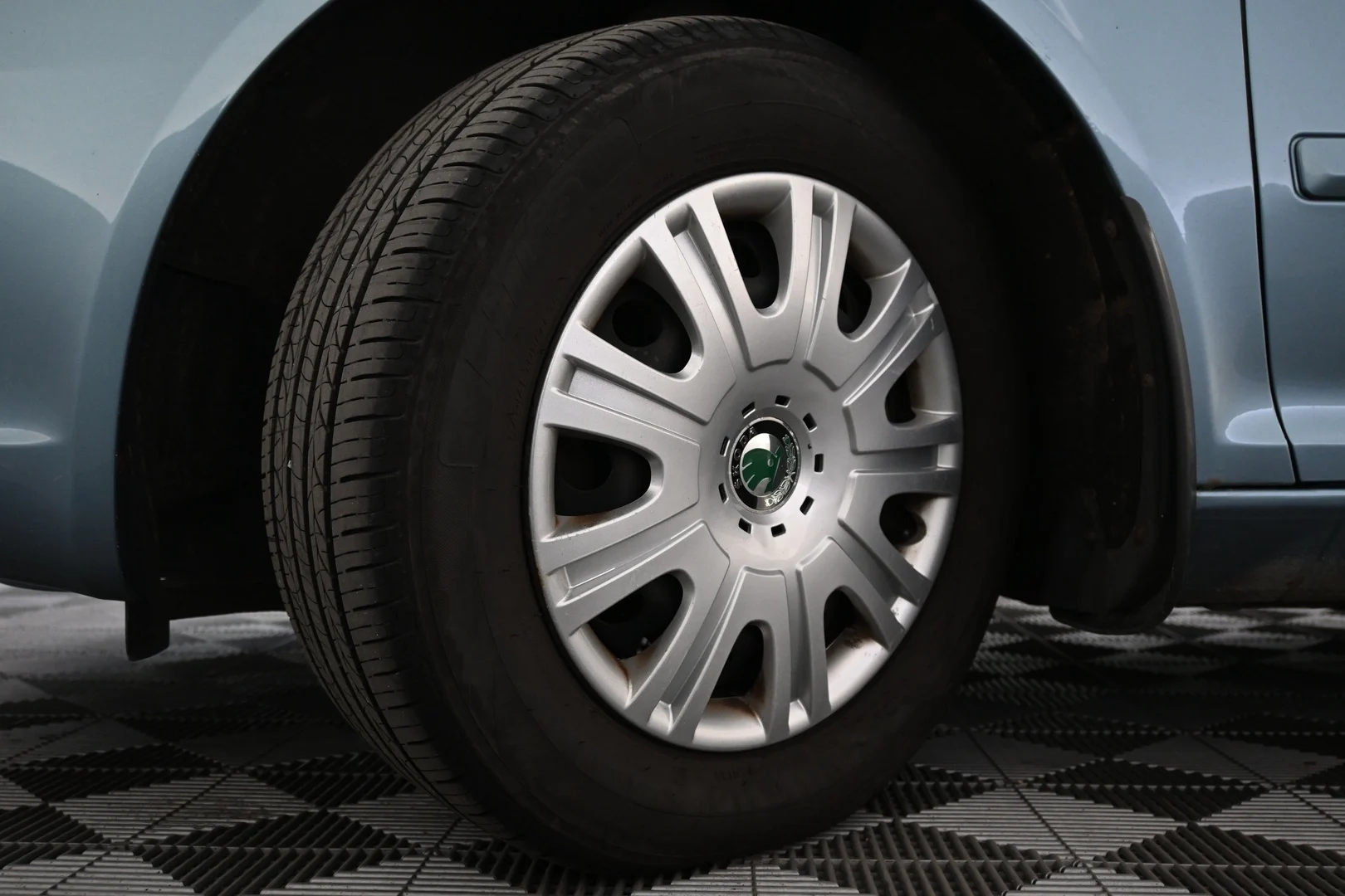 Car Image - 6lrYmWjCcwcF4JBXeto5li