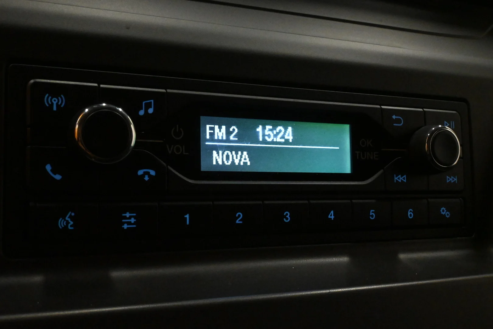 Car Image - 5CKS3IR9E4YJAJBNsEdgY3