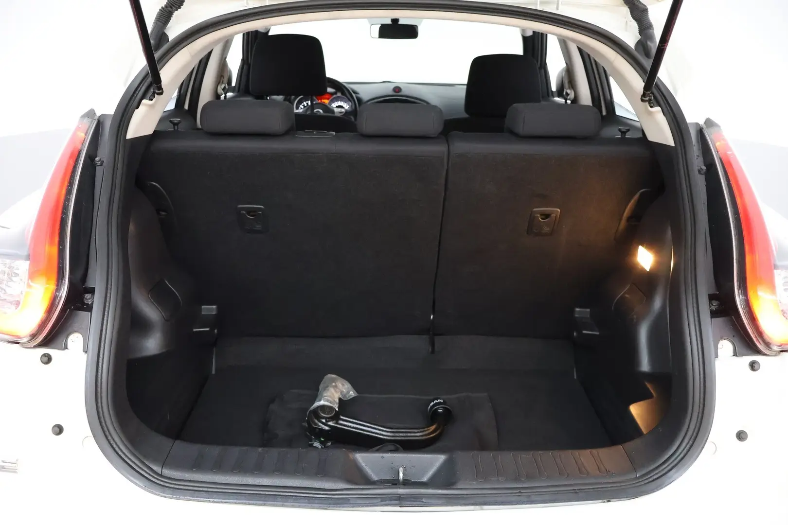 Car Image - 7MznnQQ2392VgoANsmHUpP