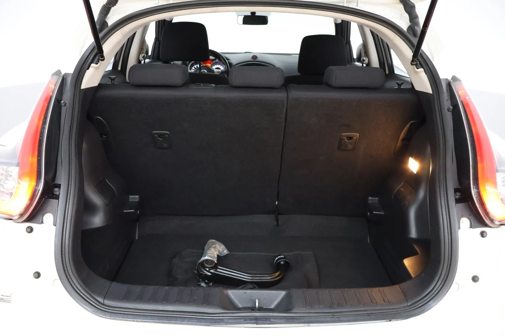 Car Image - 7MznnQQ2392VgoANsmHUpP