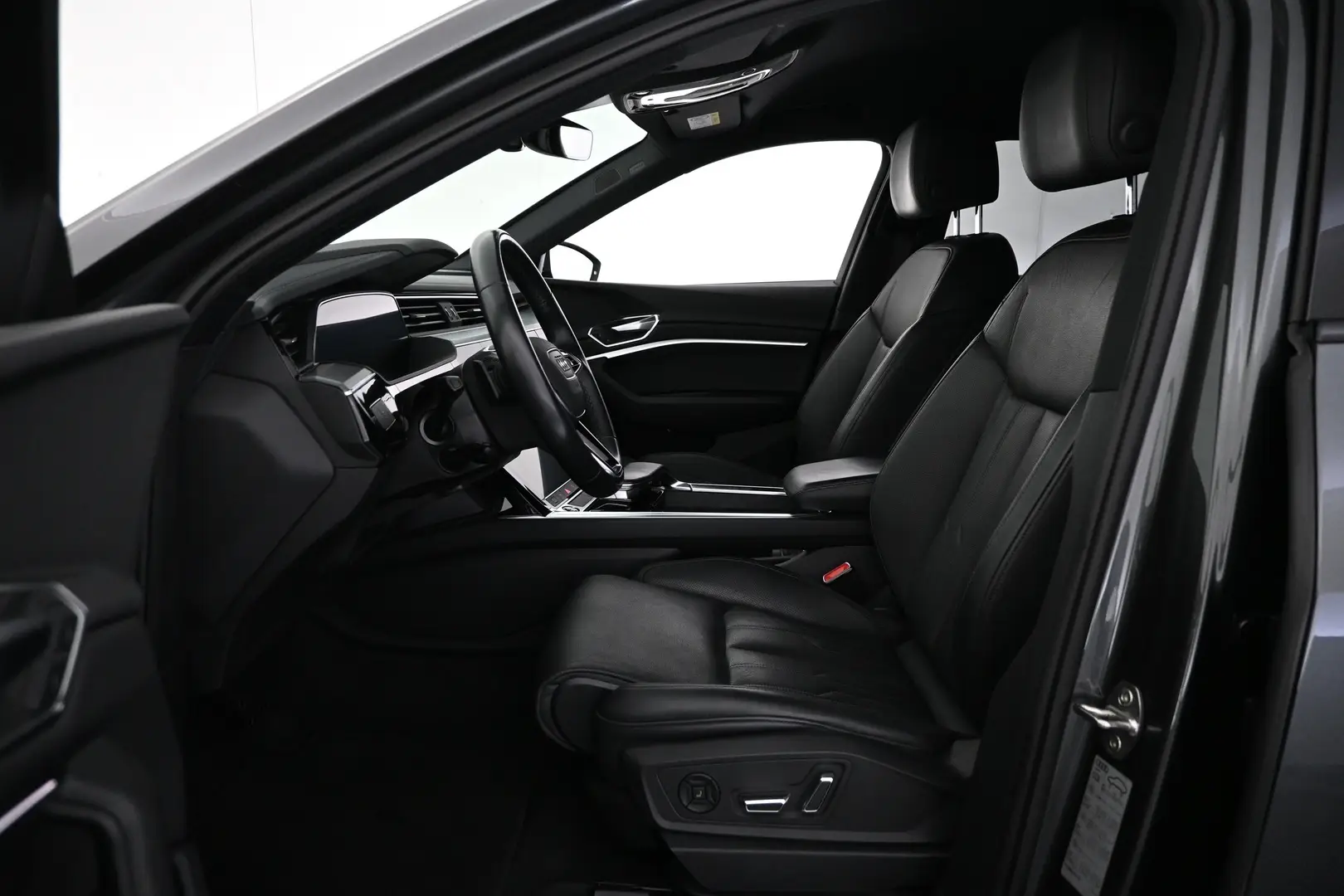 Car Image - 1xILO2glP0eszdecCLY2Yw