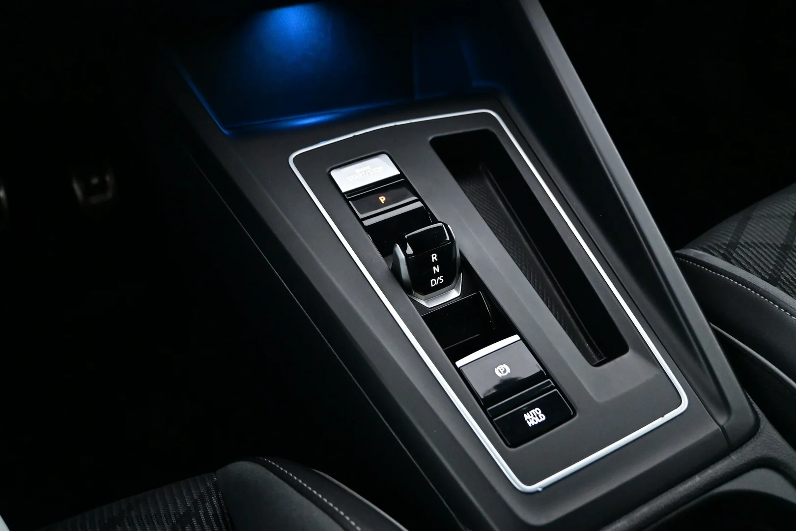 Car Image - 4cHKtE7hiRzsqXT4Dq0oZe