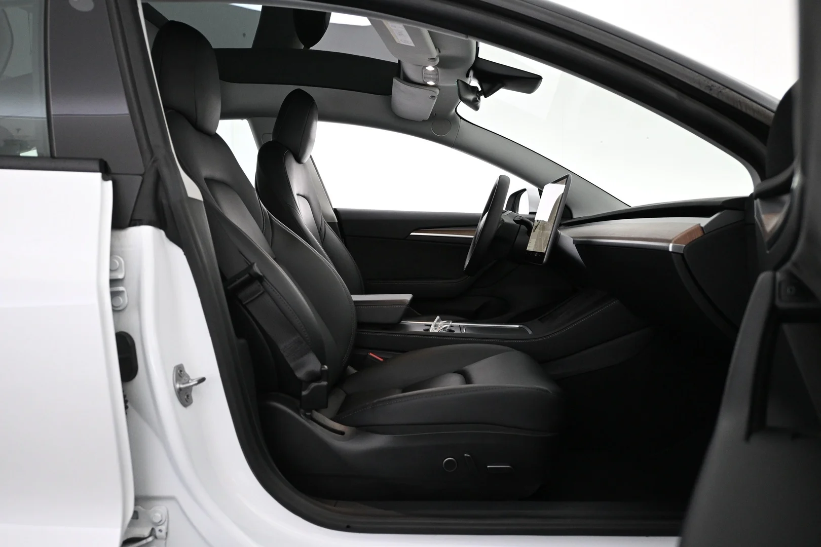Car Image - 6usrxeYFo9gU9nqQrGiQpm