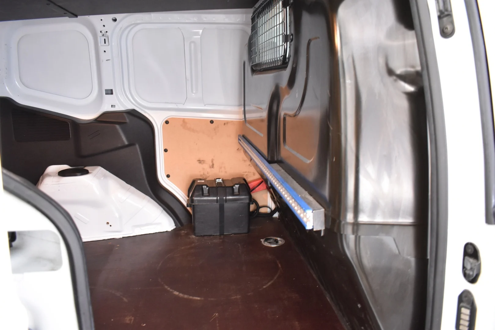 Car Image - 45nSFowRpyytY92UDTNiLJ