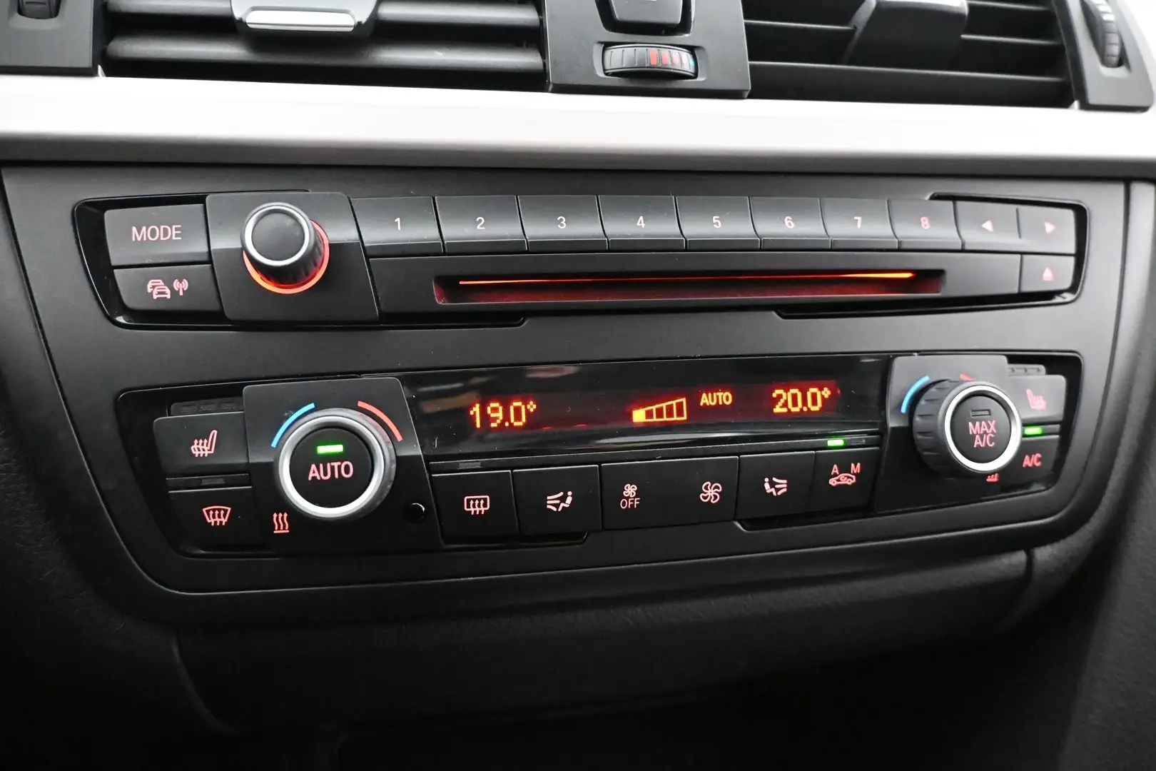 Car Image - dL6kL8kPbdXfSG6r5TzPE