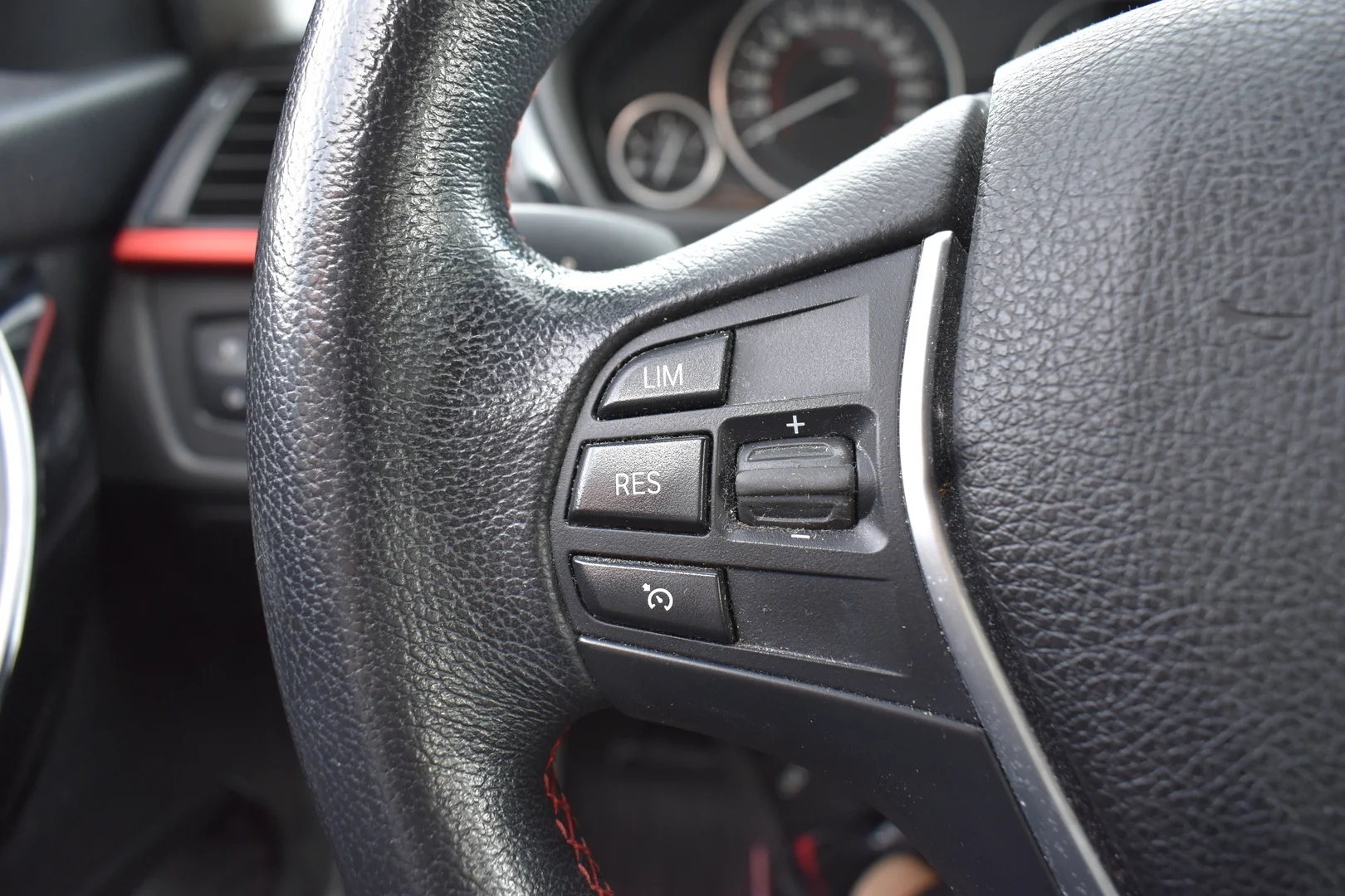 Car Image - 2lJA5xKjiqowcPIt8NggUK