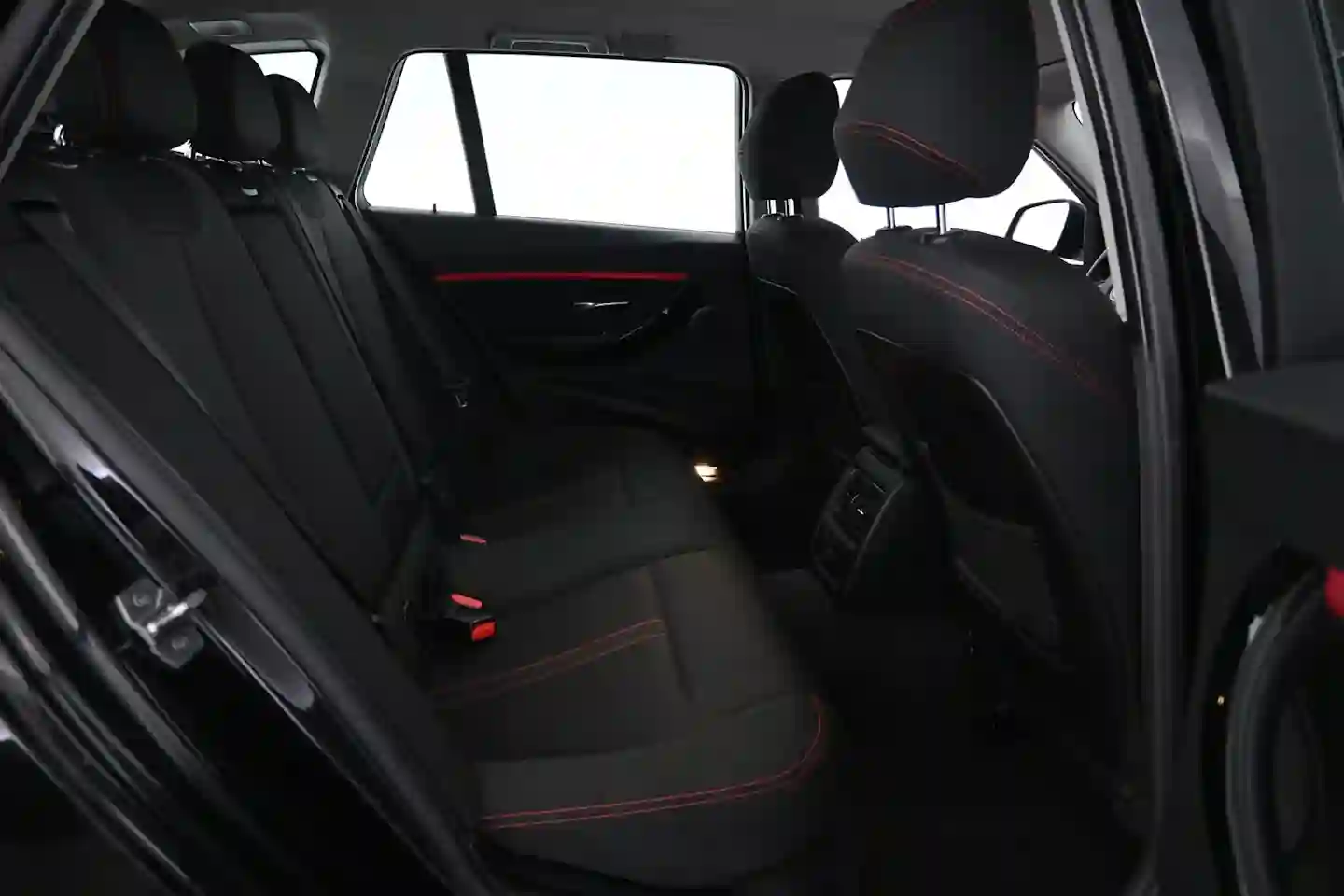 Car Image - 2ljHfzQJ96eazt6w7bmtol