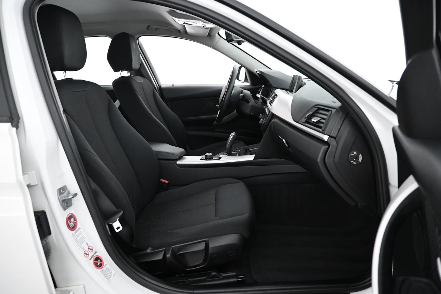 Car Image - dL6kL8kPbdXfSG6r5TzPE
