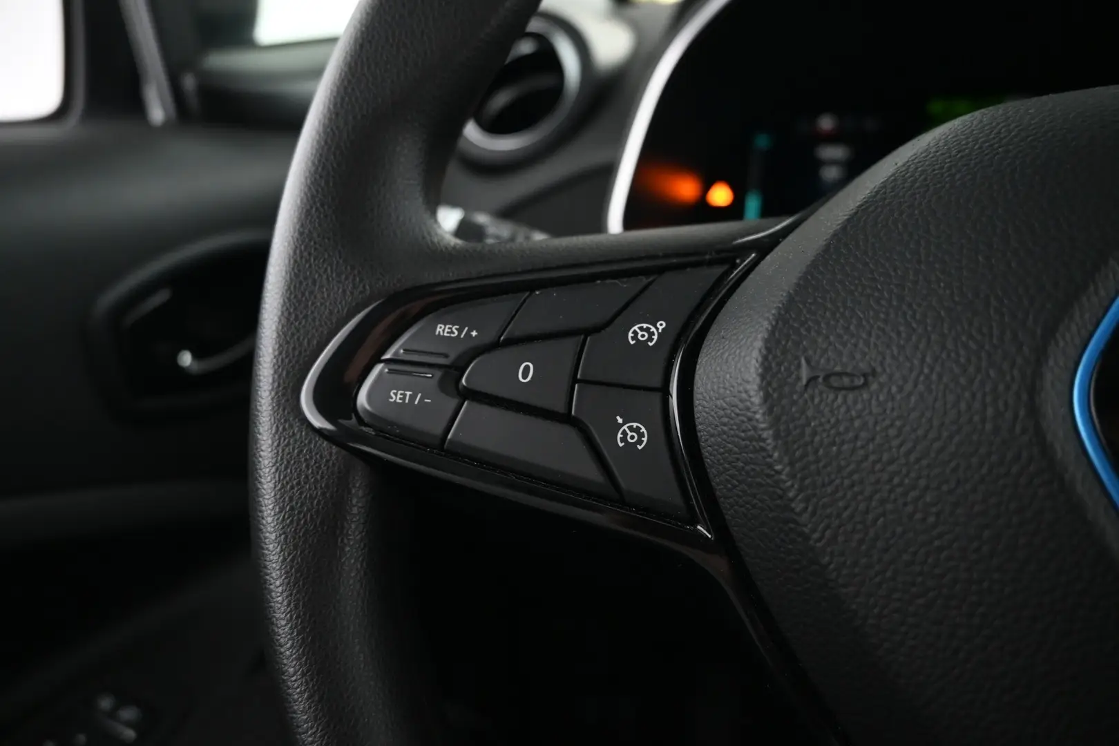Car Image - 4qyBwgZnRXf71UEvsLZ6Xa