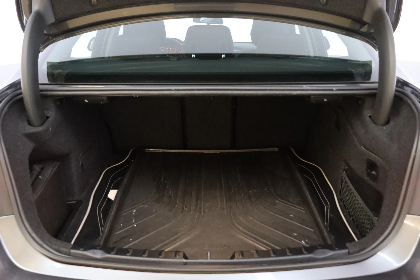 Car Image - 6ONmDbw9zURil9fgWn1hJ7