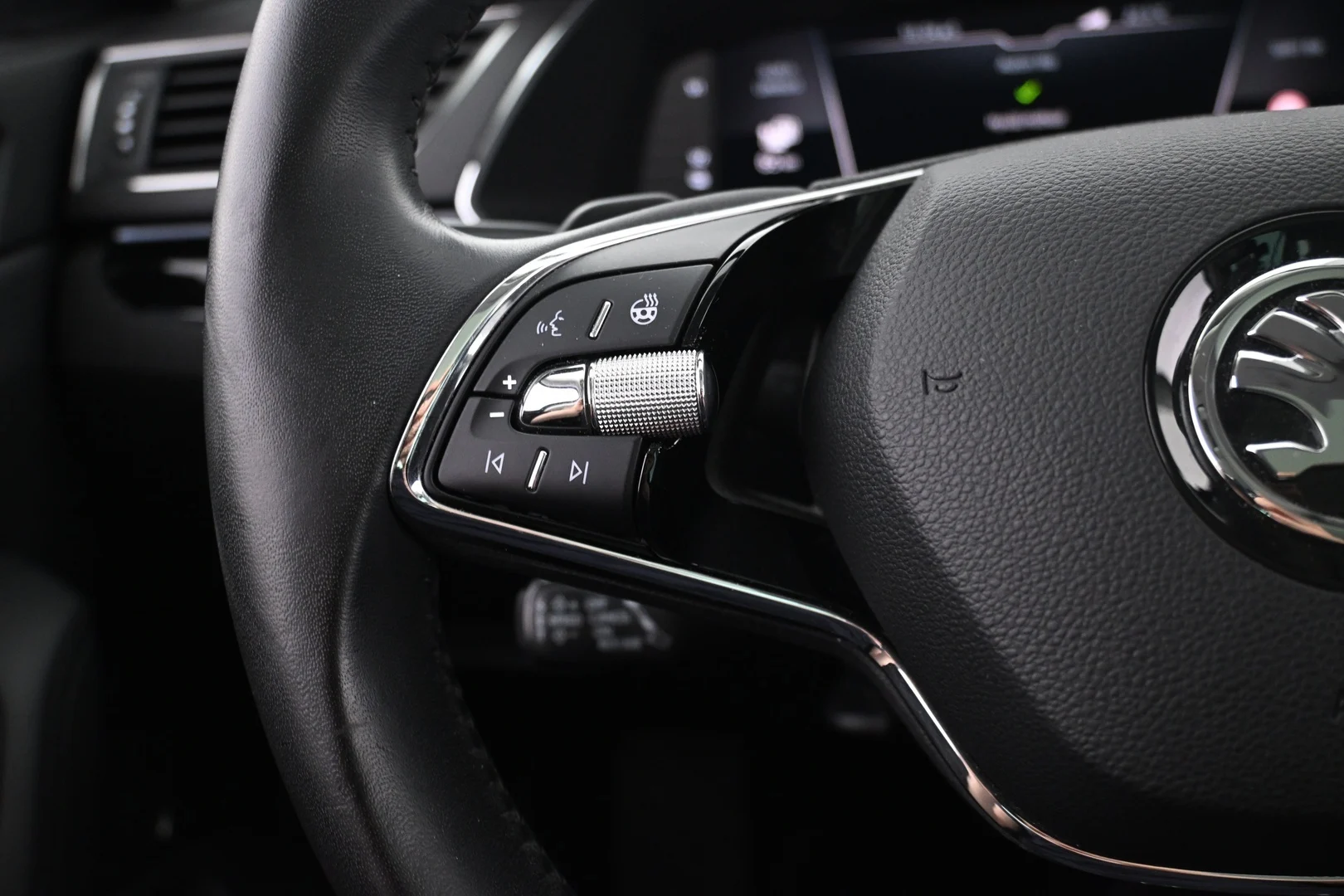 Car Image - 3luBQg5DFdaNvQyb7UHtwK