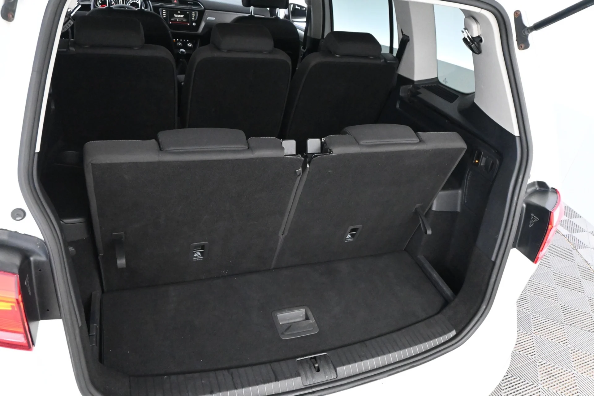 Car Image - 3S74EZqrVX2PuirwHZ92N5