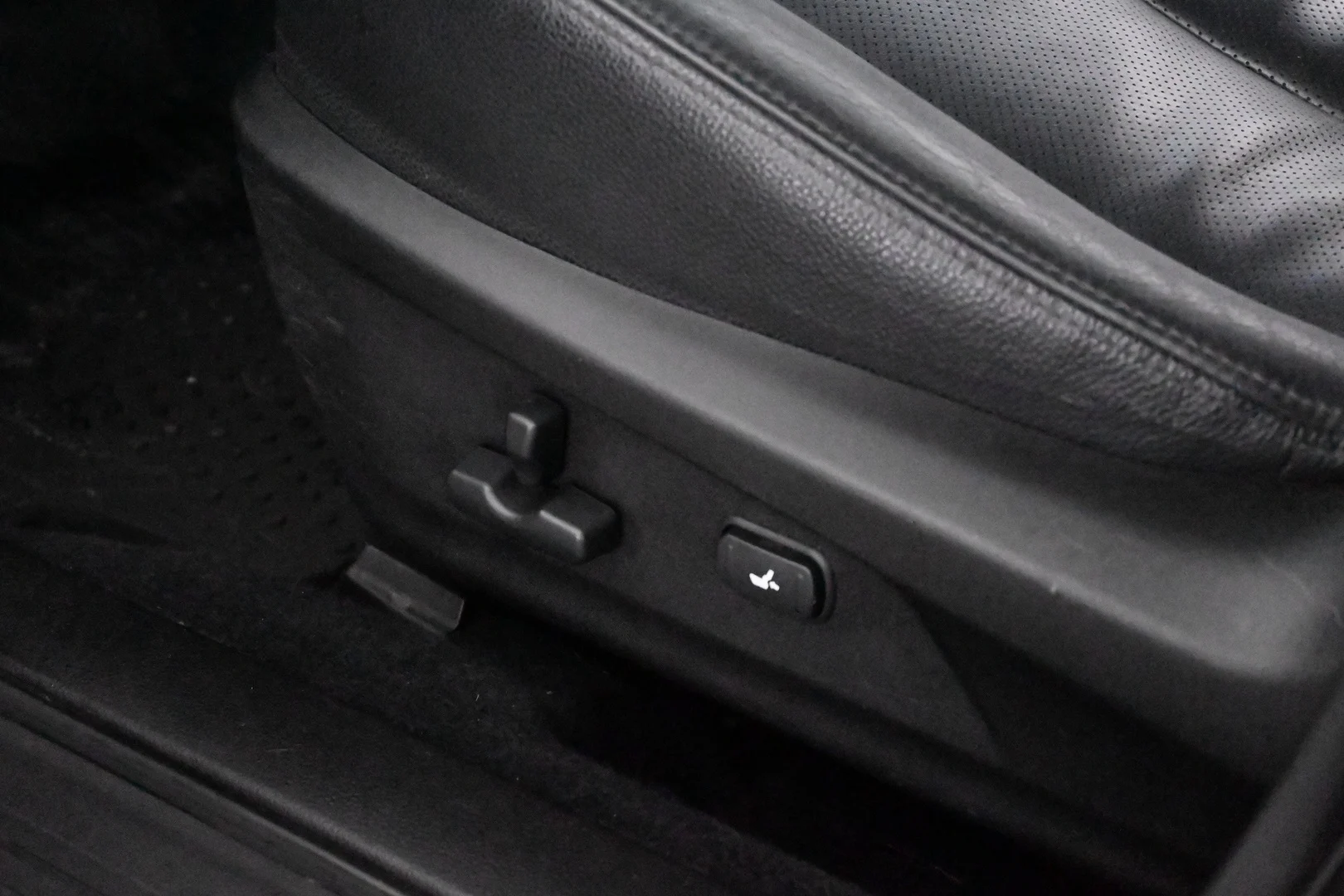 Car Image - 4Ar5bo45WnhzLRV4olH62W
