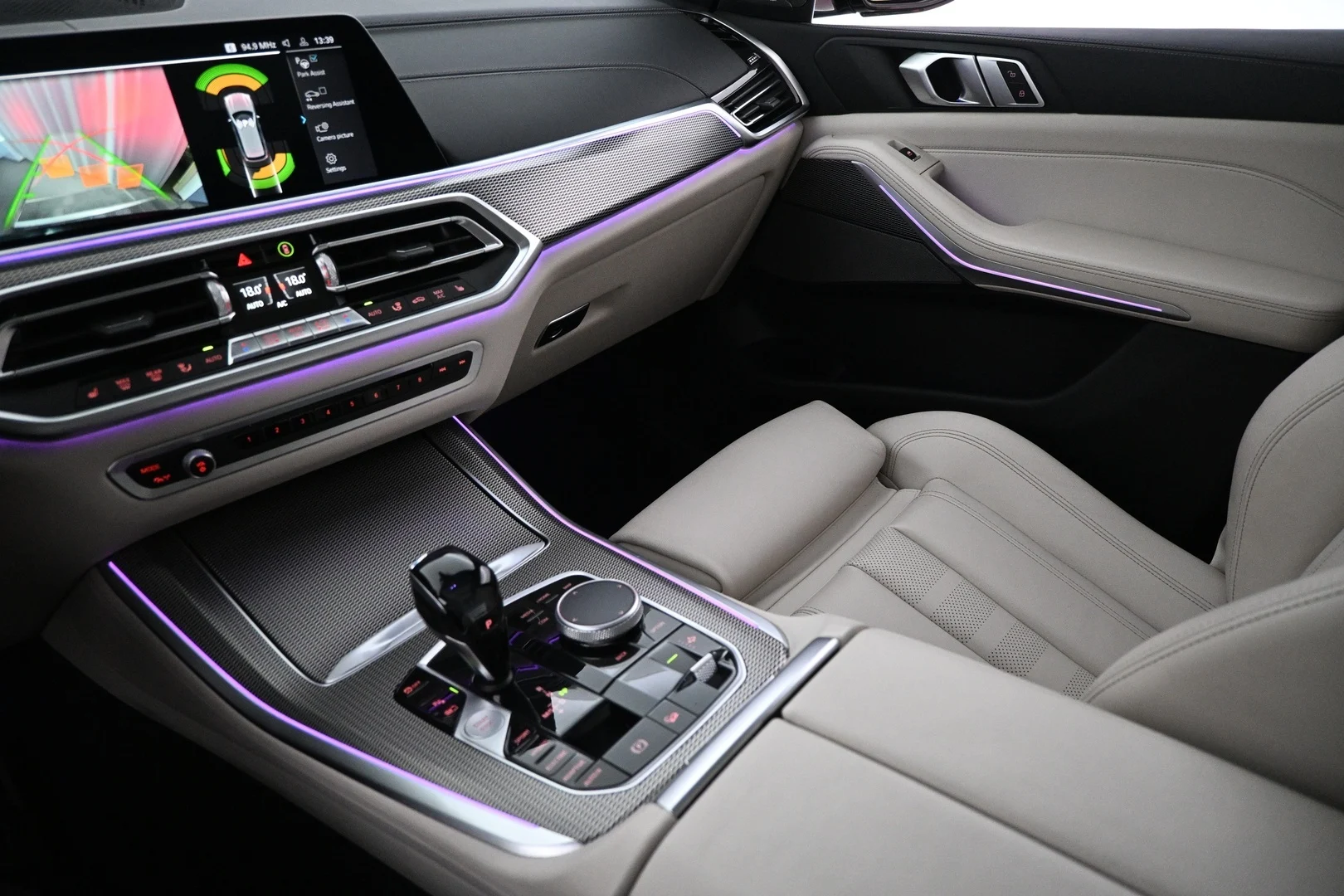 Car Image - 71UhdXTve9FuWKnvayGiFE