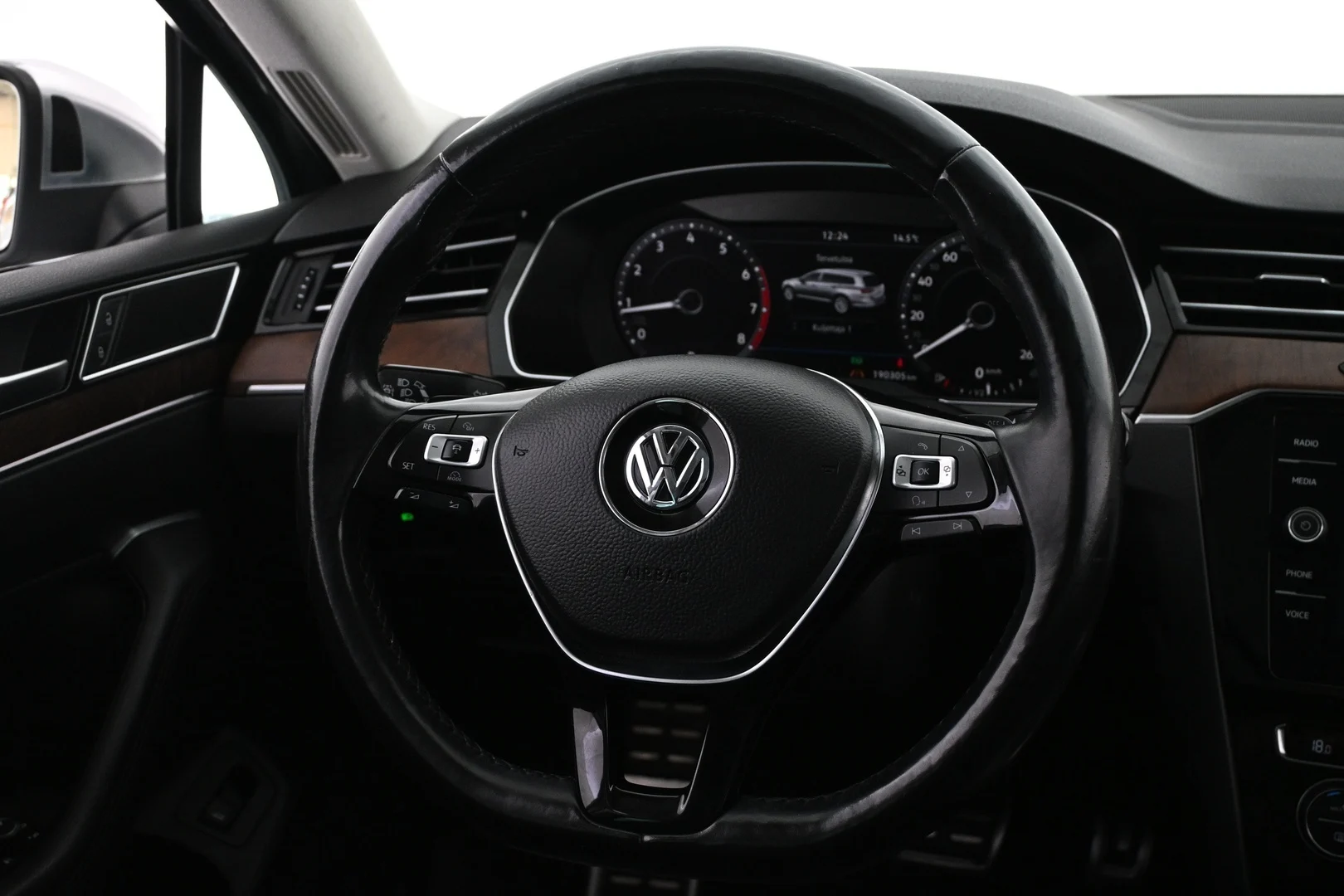 Car Image - 5NxMVwVyYpSEo1rQFb7P6b